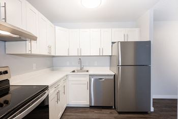 Polo Club Townhomes: 770 - 818 Allegheny Drive